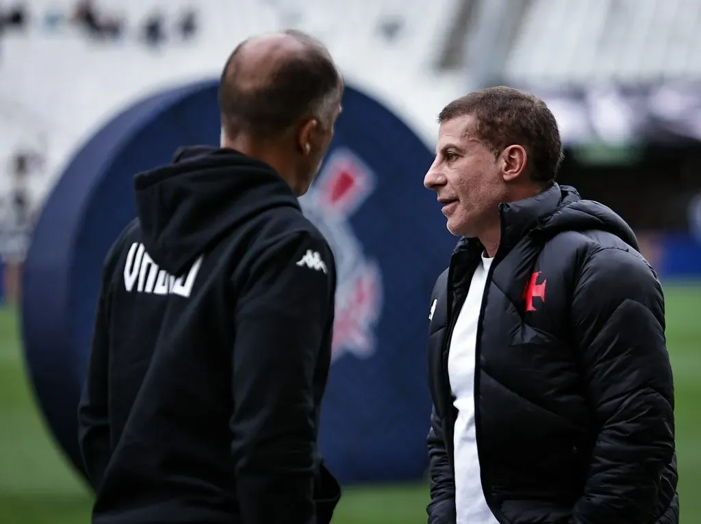 Pedrinho presidente do Vasco antes da partida contra o Corinthians – Foto: Fabio Giannelli/AGIF