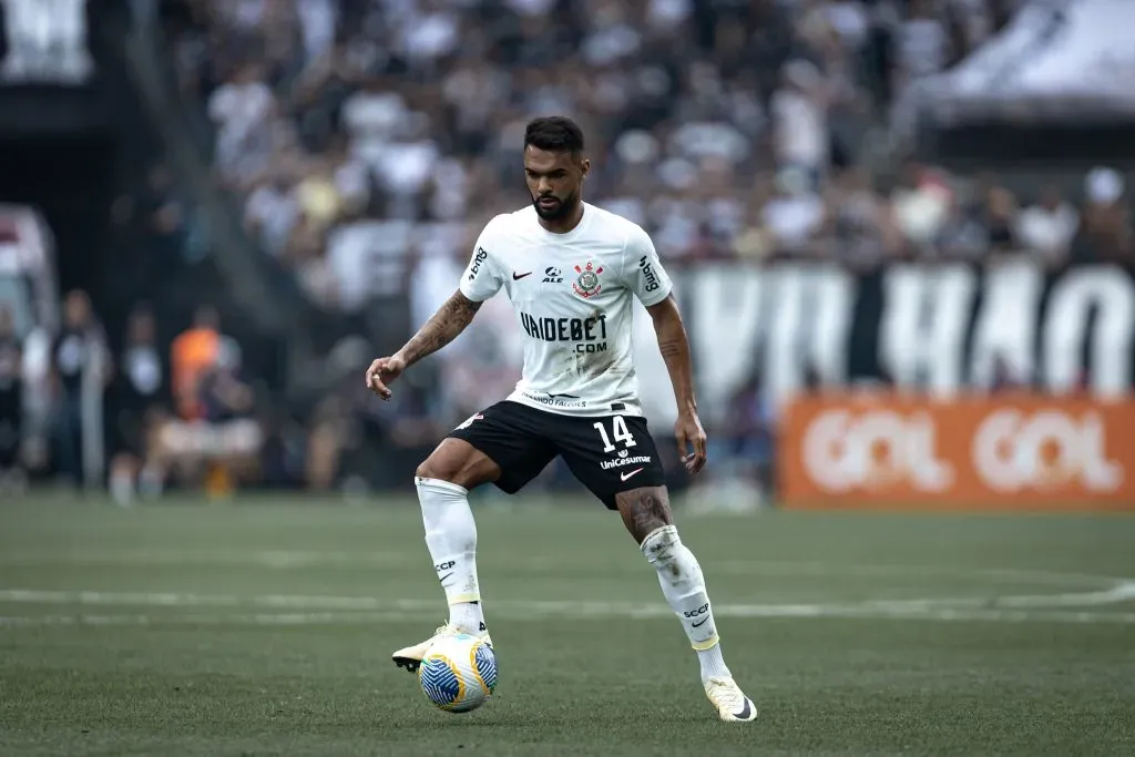 Raniele durante partida contra o Atlético-MG no Campeonato Brasileiro de 2024. Foto: Leonardo Lima/AGIF