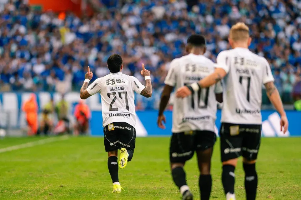 Galeano jogador do Ceara comemora seu gol durante partida contra o Cruzeiro no estadio Mineirao pelo campeonato Brasileiro A 2025. Foto: Alessandra Torres/AGIF