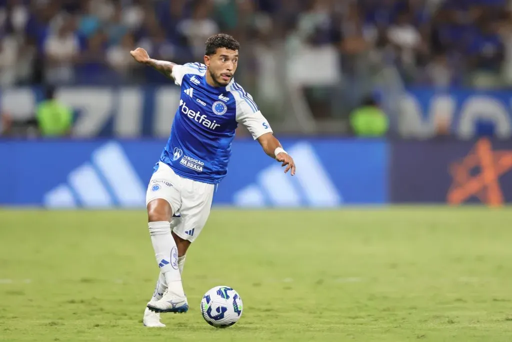 William jogador do Cruzeiro durante partida contra o Mirassol – Foto: Gilson Lobo/AGIF