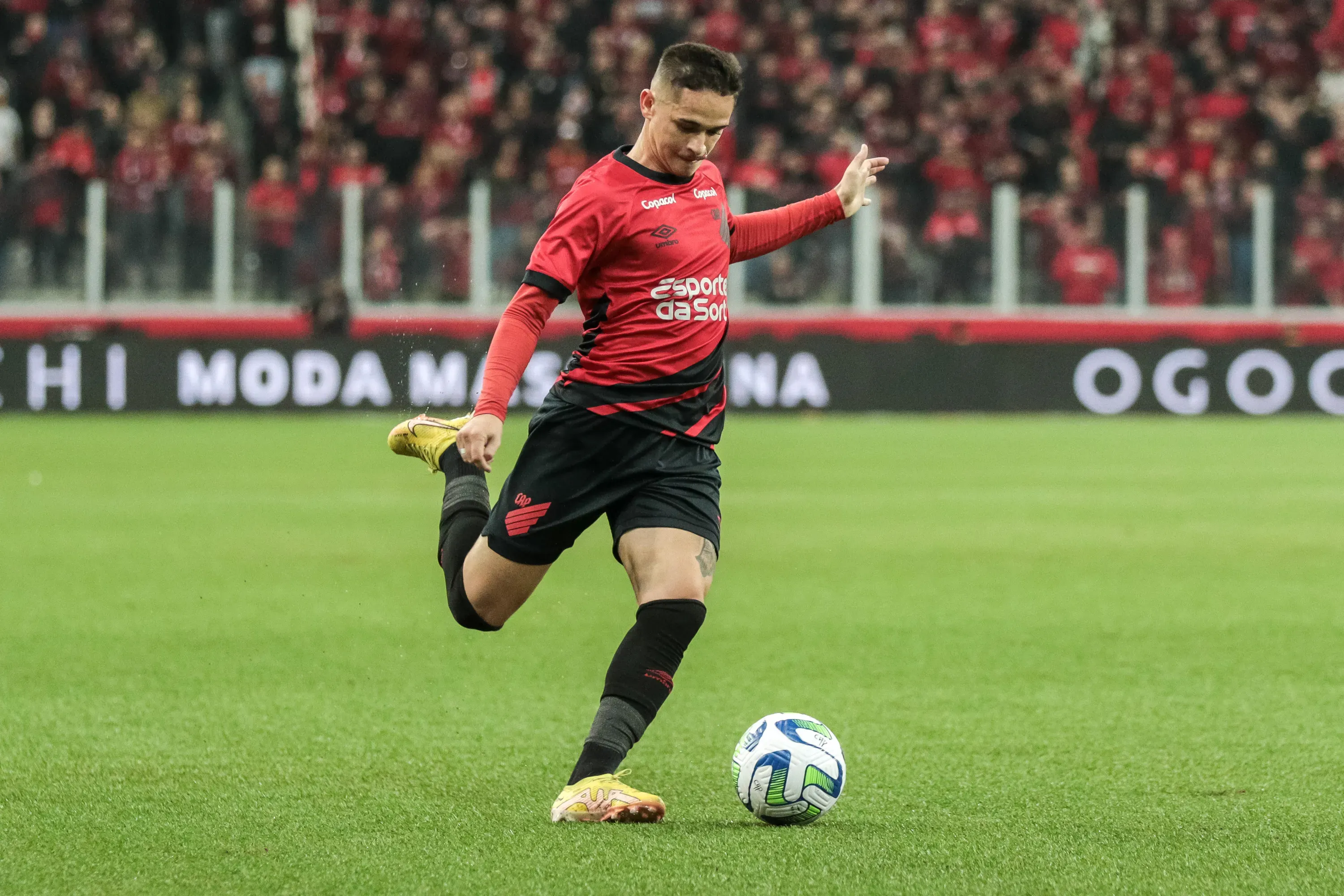 Khellven durante partida contra o Botafogo na Copa do Brasil de 2023. Foto: Robson Mafra/AGIF