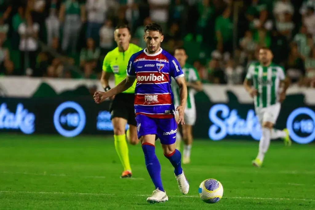 Emmanuel Martínez pode substituir Pochettino – Foto: Luiz Erbes/AGIF.