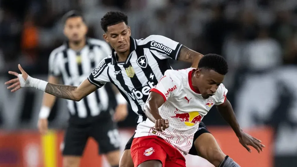 Newton durante Botafogo x Bragantino. Foto: Jorge Rodrigues/AGIF