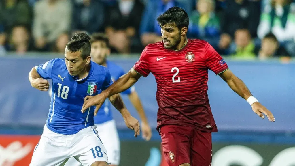 Ricardo Esgaio em campo pela seleção de Portugal. (Photo by Christian Hofer/Getty Images)