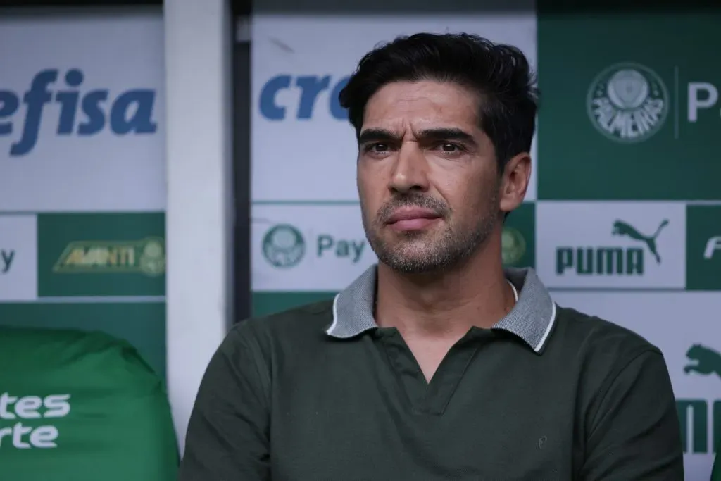 SP – SAO PAULO – 08/12/2024 – BRASILEIRO A 2024, PALMEIRAS X FLUMINENSE – Abel Ferreira tecnico do Palmeiras durante partida contra o Fluminense no estadio Arena Allianz Parque pelo campeonato Brasileiro A 2024. Foto: Ettore Chiereguini/AGIF