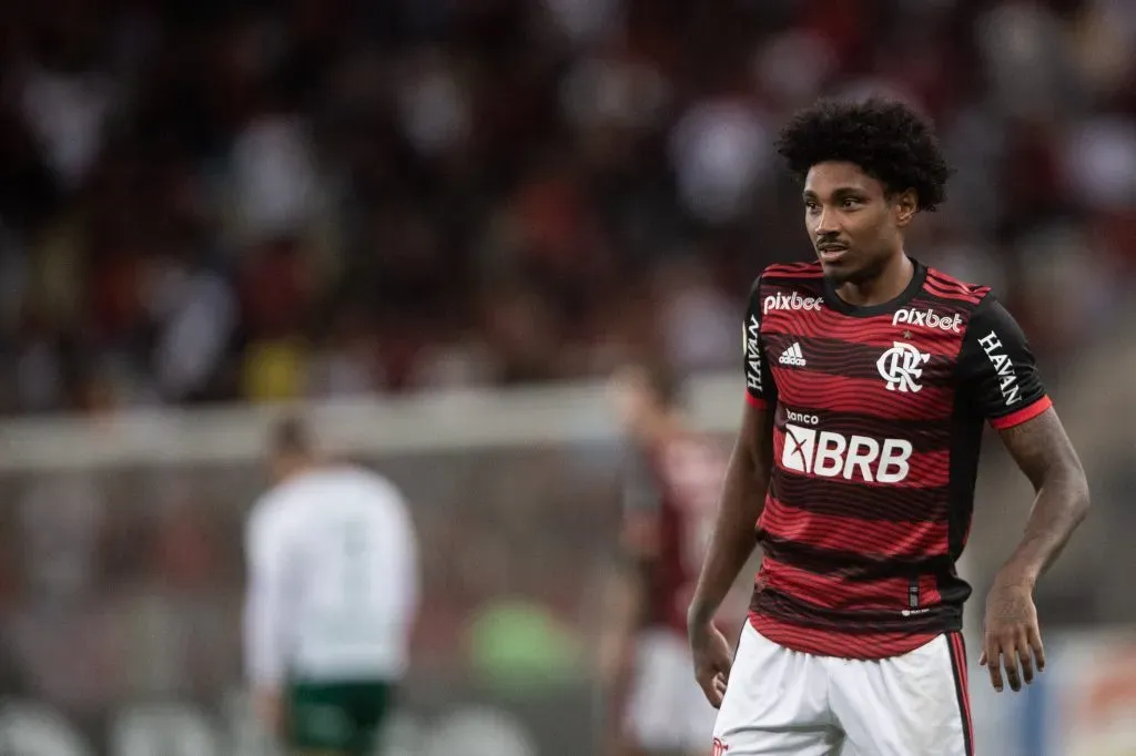 RJ – Rio de Janeiro – 15/06/2022 – BRASILEIRO A 2022, FLAMENGO X CUIABA – Vitinho jogador do Flamengo durante partida contra o Cuiaba no estadio Maracana pelo campeonato Brasileiro A 2022. Foto: Thiago Ribeiro/AGIF