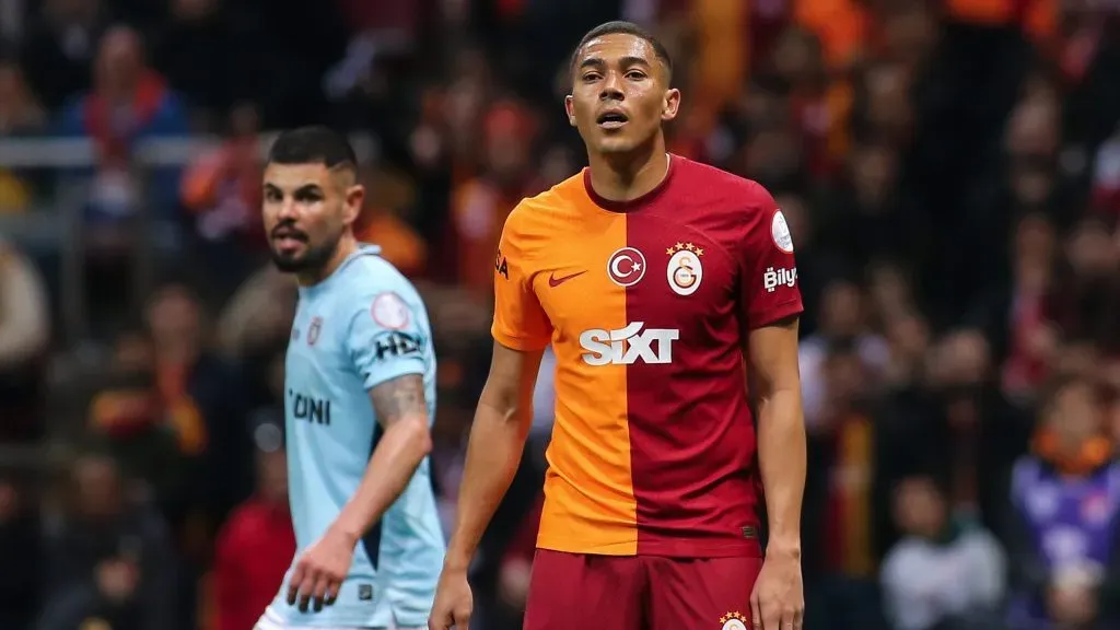 Carlos Vinícius envia reposta ao Corinthians (Photo by Ahmad Mora/Getty Images)