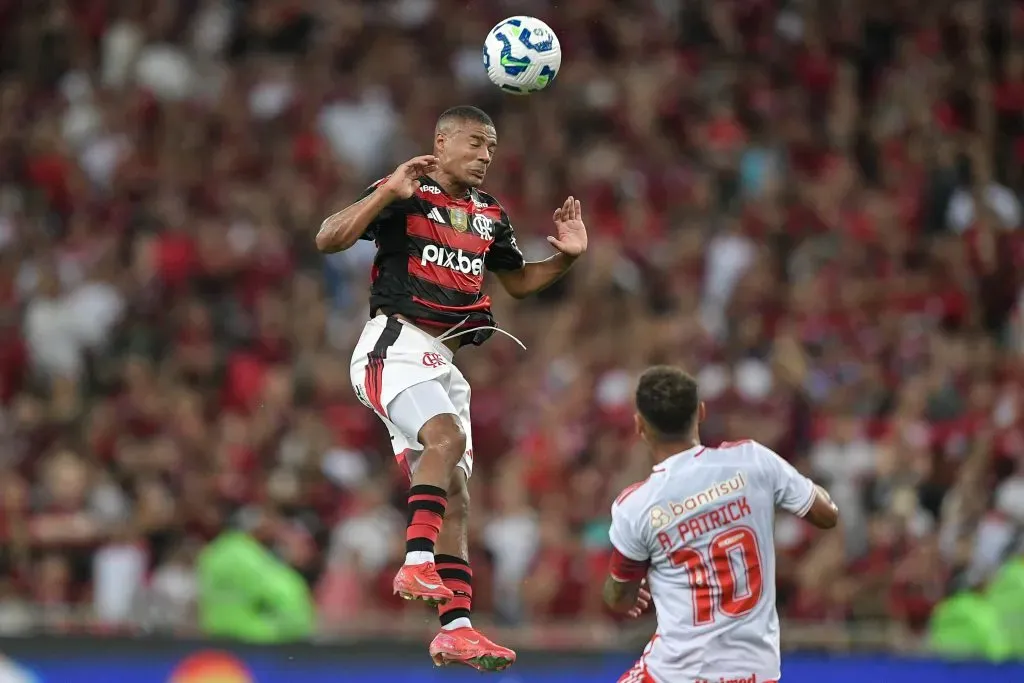 De La Cruz enfrenta Internaciogonal relacionado Flamengo