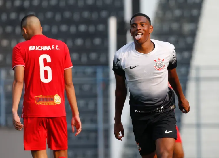 André Luiz comemorando gol pelo sub-20 do Corinthians – Foto: Reprodução/SCCP