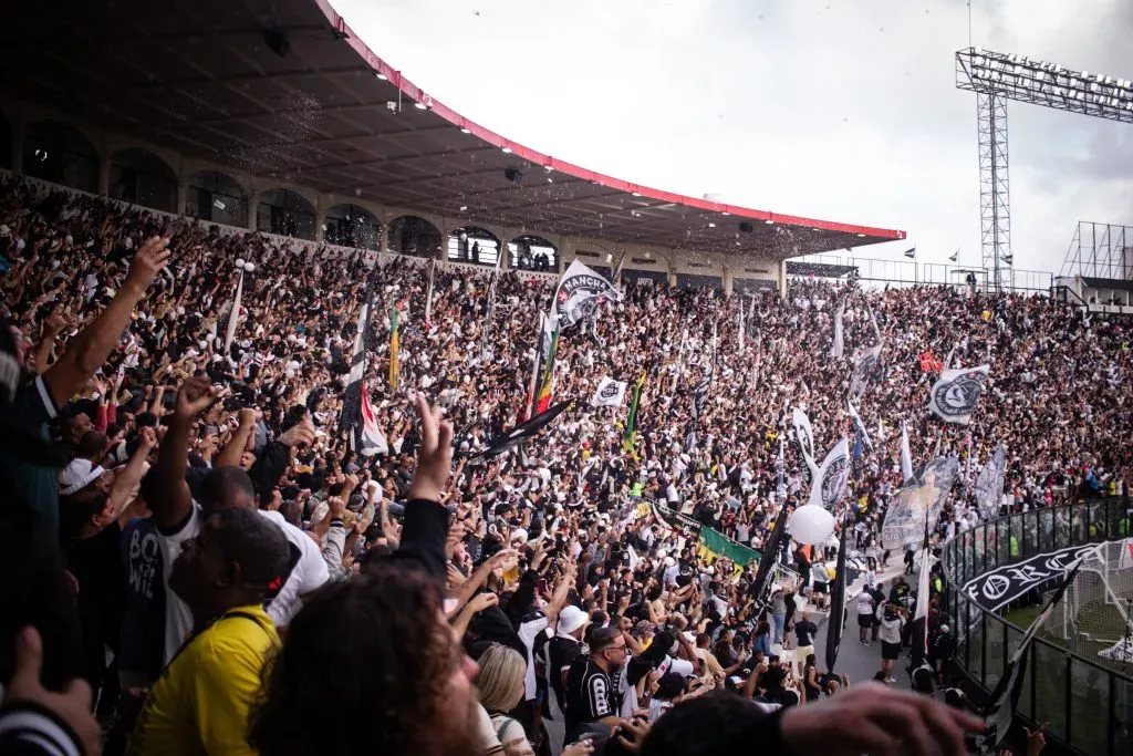 Torcida do Vasco faz festa em São Januário. Fotos: Dikran Sahagian/Vasco.