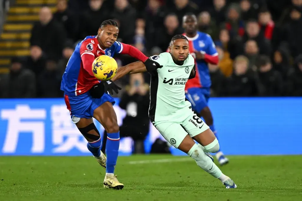 Matheus França marcando Christopher Nkunku. (Photo by Mike Hewitt/Getty Images)