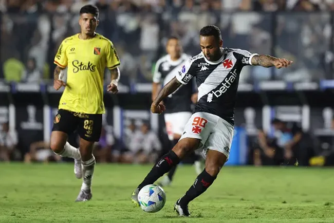 Alex Teixeira atuando no Vasco – (Photo by Wagner Meier/Getty Images)