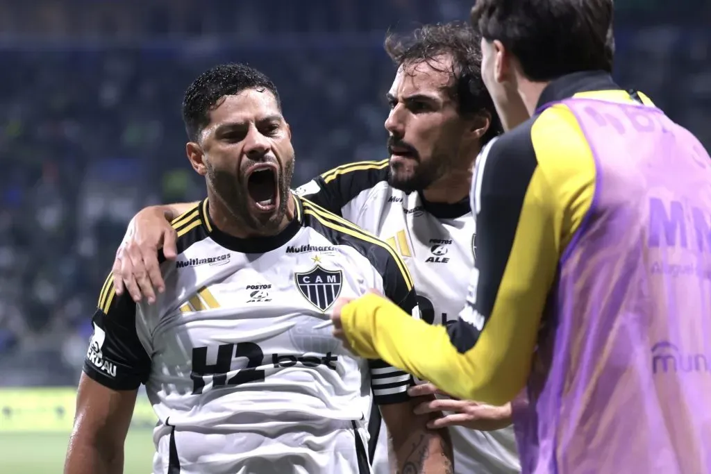 SP – SAO PAULO – 20/07/2025 – BRASILEIRO A 2025, PALMEIRAS X ATLETICO-MG – Hulk jogador do Atletico-MG comemora seu gol com Igor Gomes jogador da sua equipe durante partida contra o Palmeiras no estadio Arena Allianz Parque pelo campeonato Brasileiro A 2025. Foto: Marcello Zambrana/AGIF