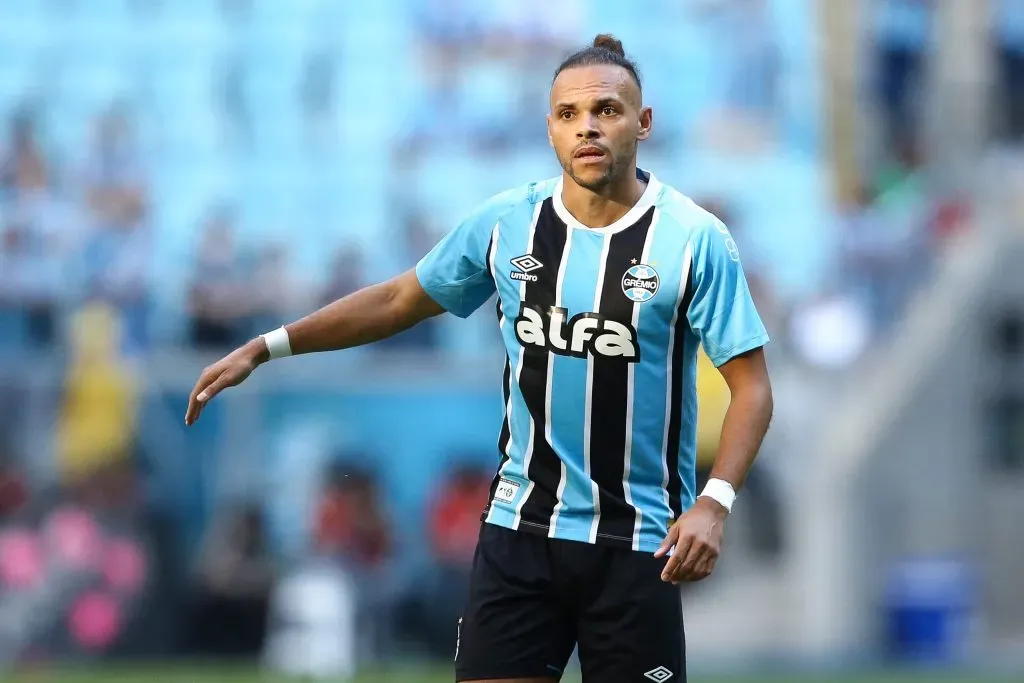 Martin Braithwaite retorna após cumprir suspensão (Foto: Pedro H. Tesch/Getty Images)