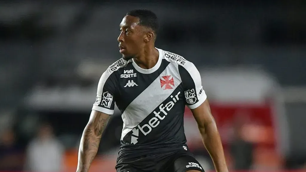 Luiz Gustavo, zagueiro do Vasco. Foto: Thiago Ribeiro/AGIF