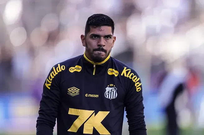 João Paulo atuando no Santos – (Photo by Alessandro Brito/Eurasia Sport Images/Getty Images)