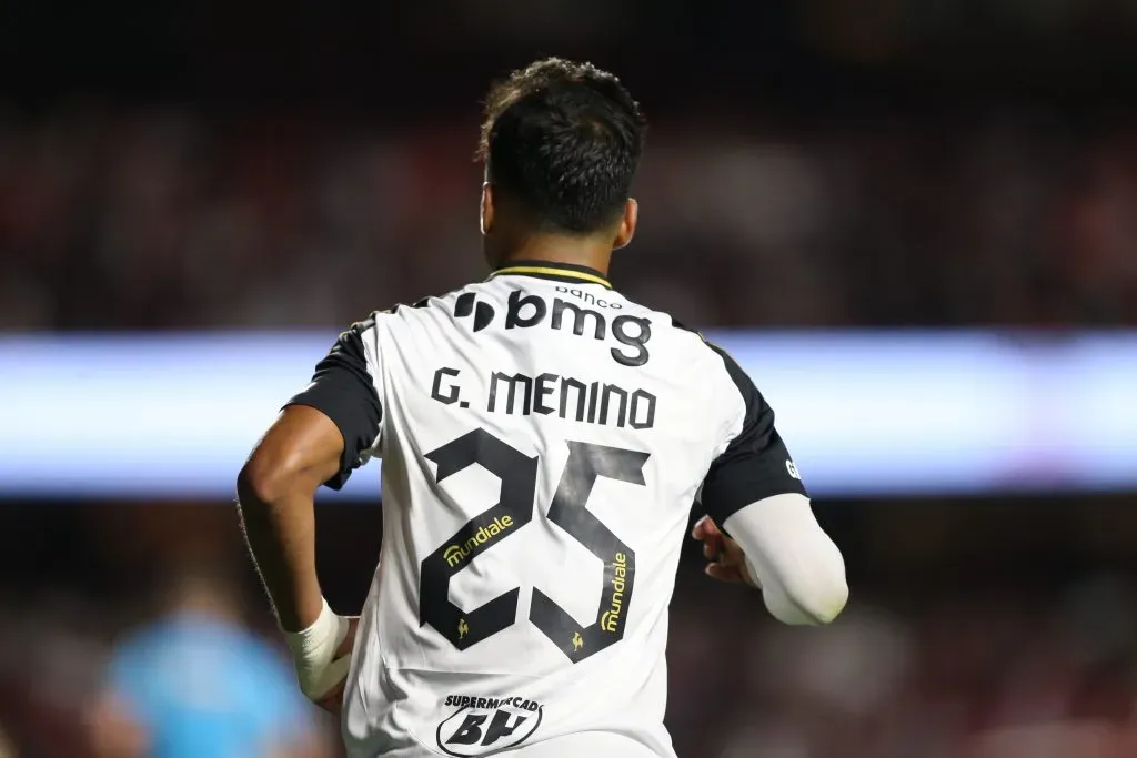 SP – SAO PAULO – 24/08/2025 – BRASILEIRO A 2025, SAO PAULO X ATLETICO-MG – Gabriel Menino jogador do Atletico durante a partida contra o Sao Paulo no estadio Morumbis em Sao Paulo (SP), pelo campeonato Brasileiro A 2025. Foto: Marlon Costa/AGIF