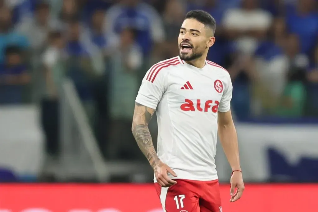 Bruno Tabata alegou incômodo muscular e não deve atuar neste final de semana. Foto: Gilson Lobo/AGIF