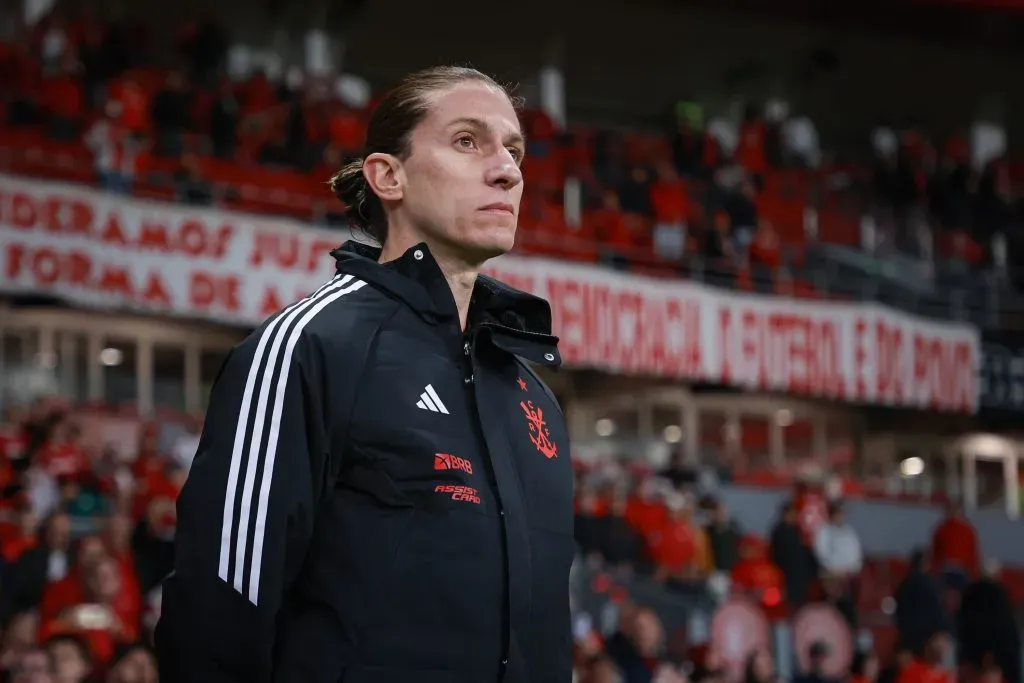 Filipe Luís aprova reforço para a base do Flamengo. Foto: Maxi Franzoi/AGIF