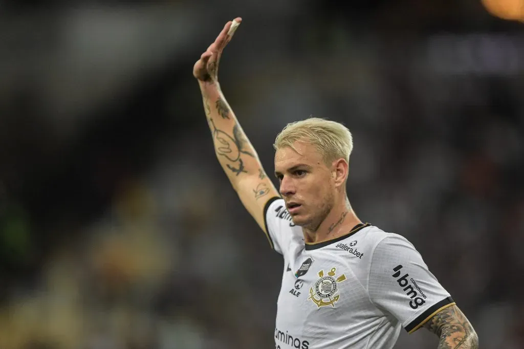 RJ – Rio de Janeiro – 24/08/2022 – COPA DO BRASIL 2022, FLUMINENSE X CORINTHIANS – Roger Guedes jogador do Corinthians durante partida contra o Fluminense no estadio Maracana pelo campeonato Copa do Brasil 2022. Foto: Thiago Ribeiro/AGIF