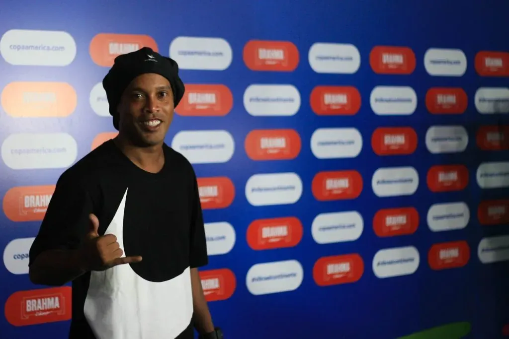 RJ – Rio de Janeiro – 24/01/2019 – Copa America 2019, Sorteio dos Grupos – Ronaldinho Gaucho posa para fotos no tapete vermelho na chegada ao sorteio da da Copa America 2019 realizado na Cidade das Artes na zona oeste da cidade. Foto: Jotta de Mattos/AGIF