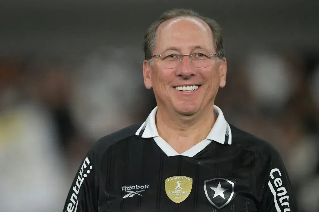 John Textor CEO do Botafogo durante partida contra o Corinthians no estadio Engenhao pelo campeonato Brasileiro A 2025. Foto: Thiago Ribeiro/AGIF