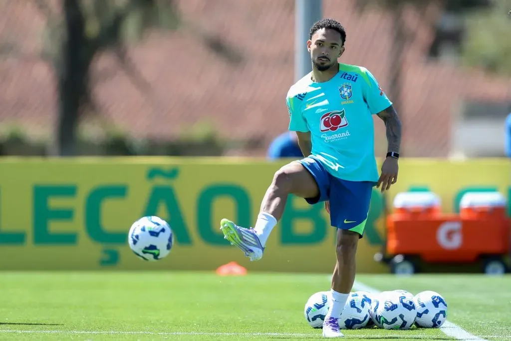 RJ – TERESOPOLIS – 03/09/2025 – BRASIL, TREINO – Vitinho jogador da Selecao Brasileira durante treino na Granja Comary em Teresopolis (RJ), nesta quarta-feira (3). A equipe se prepara para enfrentar o Chile pelas Eliminatorias da Copa do Mundo 2016. Foto: Marlon Costa/AGIF