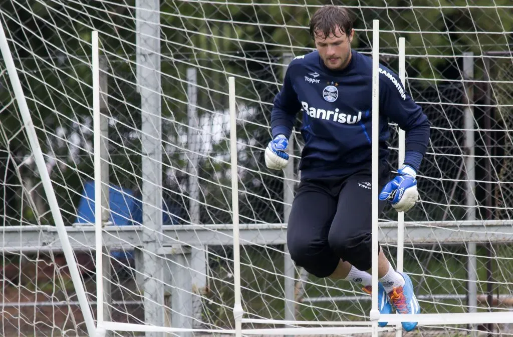 Porto Alegre – RS – 04/11/2014 – Tiago no treino do Gremio no Estadio Olimpico. Foto: Raul Pereira/AGIF