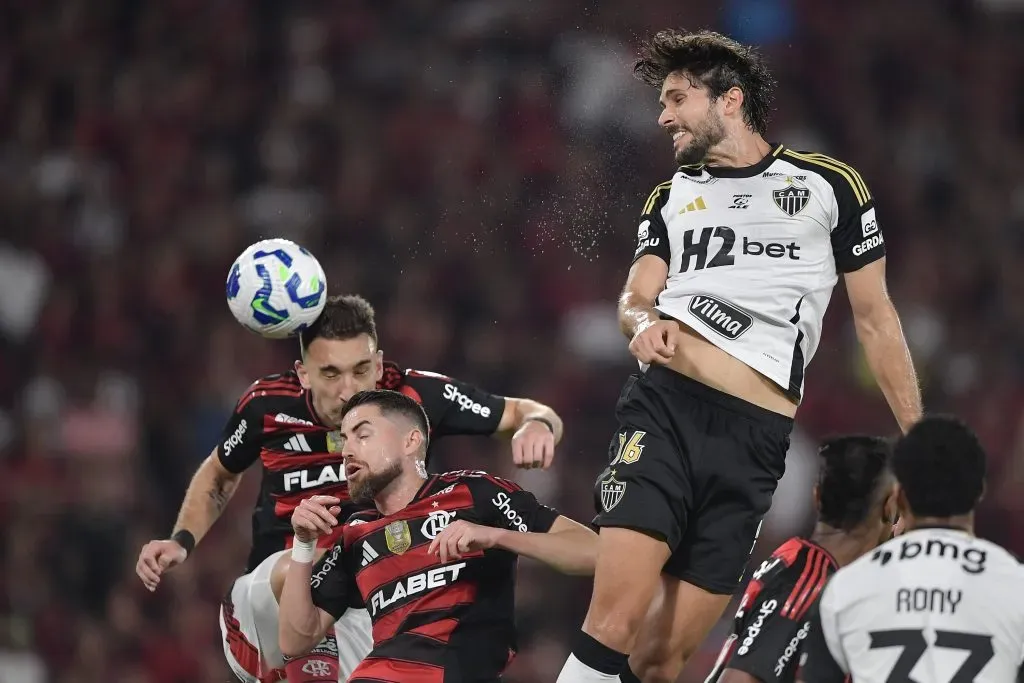RJ – RIO DE JANEIRO – 27/07/2025 – BRASILEIRO A 2025, FLAMENGO X ATLETICO-MG – Igor Rabello jogador do Atletico-MG durante partida contra o Flamengo no estadio Maracana pelo campeonato Brasileiro A 2025. Foto: Thiago Ribeiro/AGIF