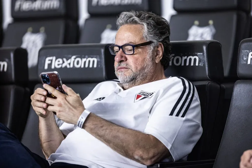 SP – SANTOS – 08/11/2023 – BRASILEIRO A 2023, SAO PAULO X BRAGANTINO – Julio Casares presidente do Sao Paulo durante partida contra o Bragantino no estadio Vila Belmiro pelo campeonato Brasileiro A 2023. Foto: Abner Dourado/AGIF