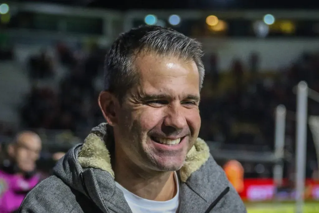 SC – CRICIUMA – 26/06/2024 – BRASILEIRO A 2024, INTERNACIONAL X ATLETICO-MG – Victor Bagy dirigente do Atletico-MG comemora a vitoria durante na partida contra o Internacional no estadio Heriberto Hulse pelo campeonato Brasileiro A 2024. Foto: Leonardo Hubbe/AGIF