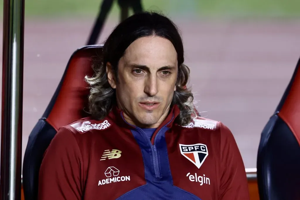 SP – SAO PAULO – 17/05/2025 – BRASILEIRO A 2025, SAO PAULO X GREMIO – Luis Zubeldia tecnico do Sao Paulo durante partida contra o Gremio no estadio Morumbi pelo campeonato Brasileiro A 2025. Foto: Marcello Zambrana/AGIF