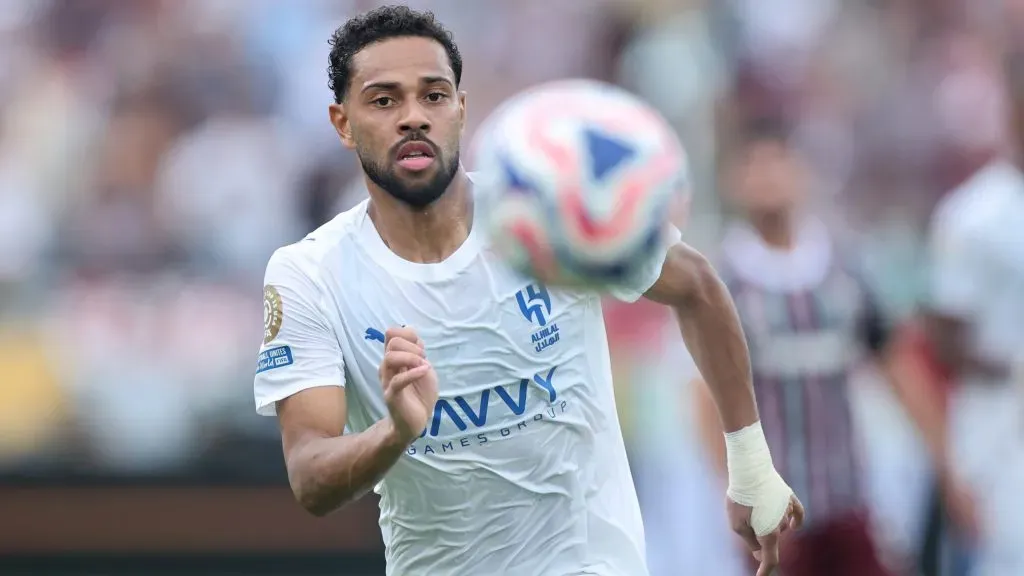 Renan Lodi pode estar de saída do Al-Hilal. (Photo by Alex Grimm/Getty Images)