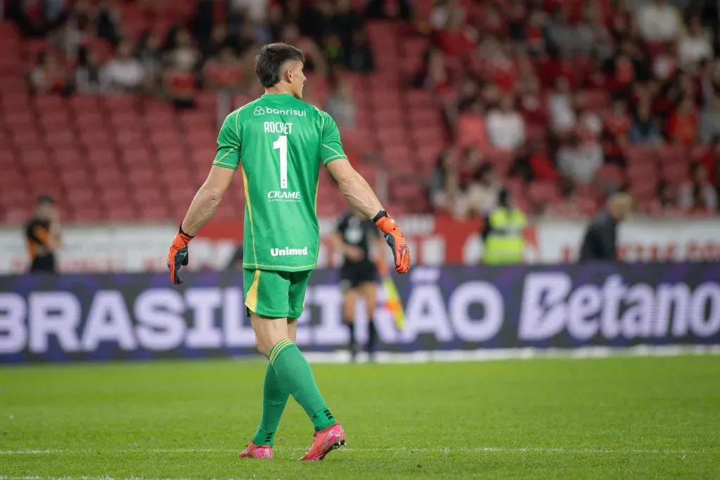 RS – PORTO ALEGRE – 31/08/2025 – BRASILEIRO A 2025, INTERNACIONAL X FORTALEZA – Sergio Rochet goleiro do Internacional durante partida contra o Fortaleza no estadio Beira-Rio pelo campeonato Brasileiro A 2025. Foto: Maxi Franzoi/AGIF