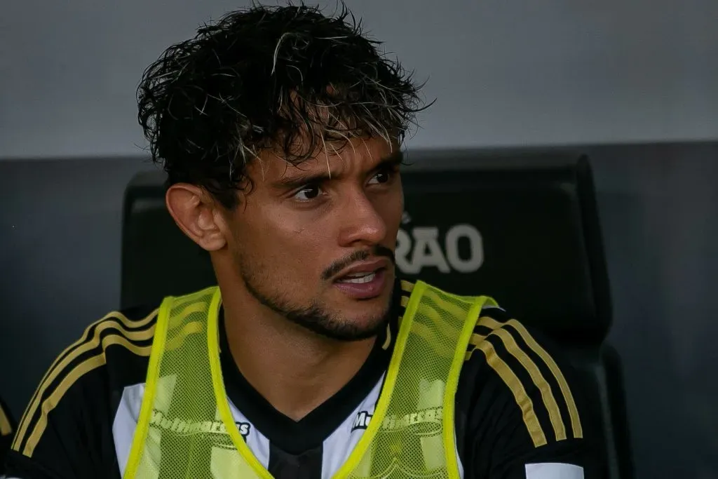 MG – BELO HORIZONTE – 20/04/2025 – BRASILEIRO A 2025, ATLETICO-MG X BOTAFOGO – Gustavo Scarpa jogador do Atletico-MG durante partida contra o Botafogo no estadio Mineirao pelo campeonato Brasileiro A 2025. Foto: Fernando Moreno/AGIF