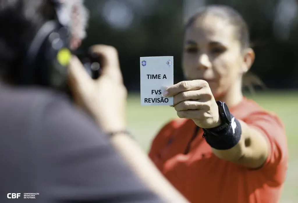 Treinamento da arbitragem para os jogos da Copa do Brasil Feminina (Foto: Reprodução/Rafael Ribeiro/CBF/Flickr)