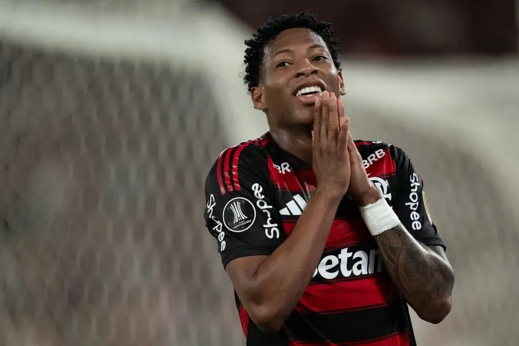 Plata foi expulso em Flamengo x Estudiantes – Foto: Jorge Rodrigues/AGIF.