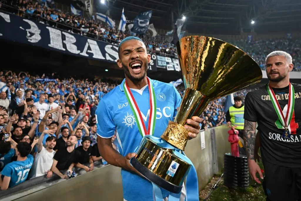 NAPLES, ITALY – MAY 23: Juan Jesus of Napoli with the Serie A TIM Scudetto title trophy after his team’s victory in the Serie A match between Napoli and Cagliari at Stadio Diego Armando Maradona on May 23, 2025 in Naples, Italy. (Photo by Francesco Pecoraro/Getty Images)