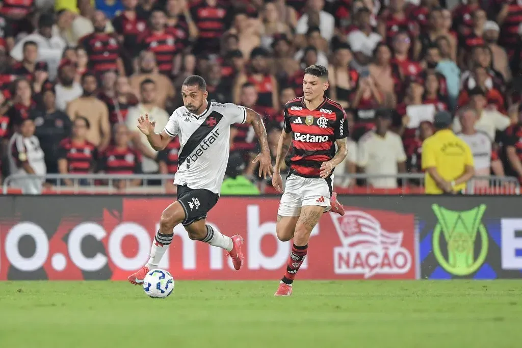 RJ – RIO DE JANEIRO – 21/09/2025 – BRASILEIRO A 2025, FLAMENGO X VASCO – Paulo Henrique jogador do Vasco durante partida contra o Flamengo no estadio Maracana pelo campeonato Brasileiro A 2025. Foto: Thiago Ribeiro/AGIF