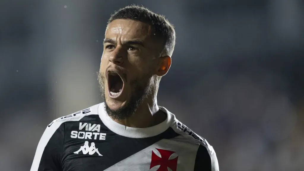 Fábio Santos prefere Matheus Pereira na seleção do que Philippe Coutinho – Foto: Jorge Rodrigues/AGIF.