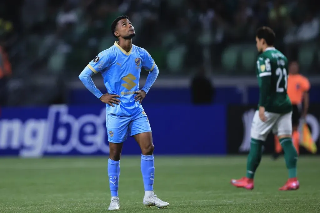 SP – SAO PAULO – 15/05/2025 – COPA LIBERTADORES 2025, PALMEIRAS X BOLIVAR – Romero jogador do Bolivar reclama com a arbitragem durante partida contra o Palmeiras no estAdio Arena Allianz Parque pelo campeonato Copa Libertadores 2025. Foto: Ettore Chiereguini/AGIF