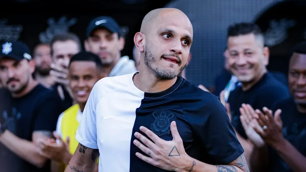 Fábio Santos explica recusa de Tite ao Corinthians em 2023 (Imagem: Fabio Giannelli/AGIF)