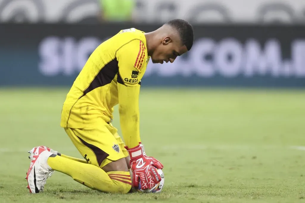 MG – BELO HORIZONTE – 22/01/2025 – MINEIRO 2025, ATLETICO-MG X DEMOCRATA – Gabriel Delfim goleiro do Atletico-MG durante partida contra o Democrata no estadio Mineirao pelo campeonato Mineiro 2025. Foto: Gilson Lobo/AGIF