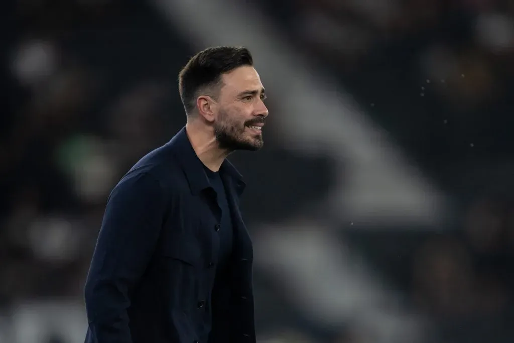 Davide Ancelotti técnico do Botafogo durante partida contra o Atletico-MG – Foto: Jorge Rodrigues/AGIF