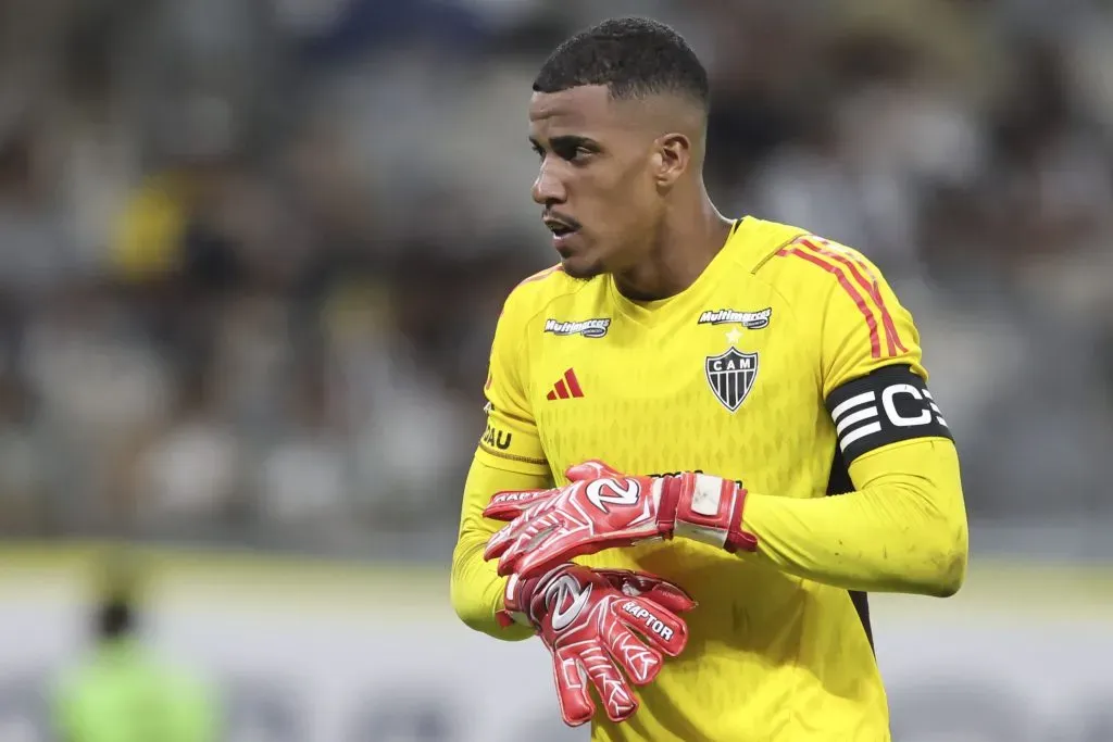 MG – BELO HORIZONTE – 22/01/2025 – MINEIRO 2025, ATLETICO-MG X DEMOCRATA – Gabriel Delfim goleiro do Atletico-MG durante partida contra o Democrata no estadio Mineirao pelo campeonato Mineiro 2025. Foto: Gilson Lobo/AGIF