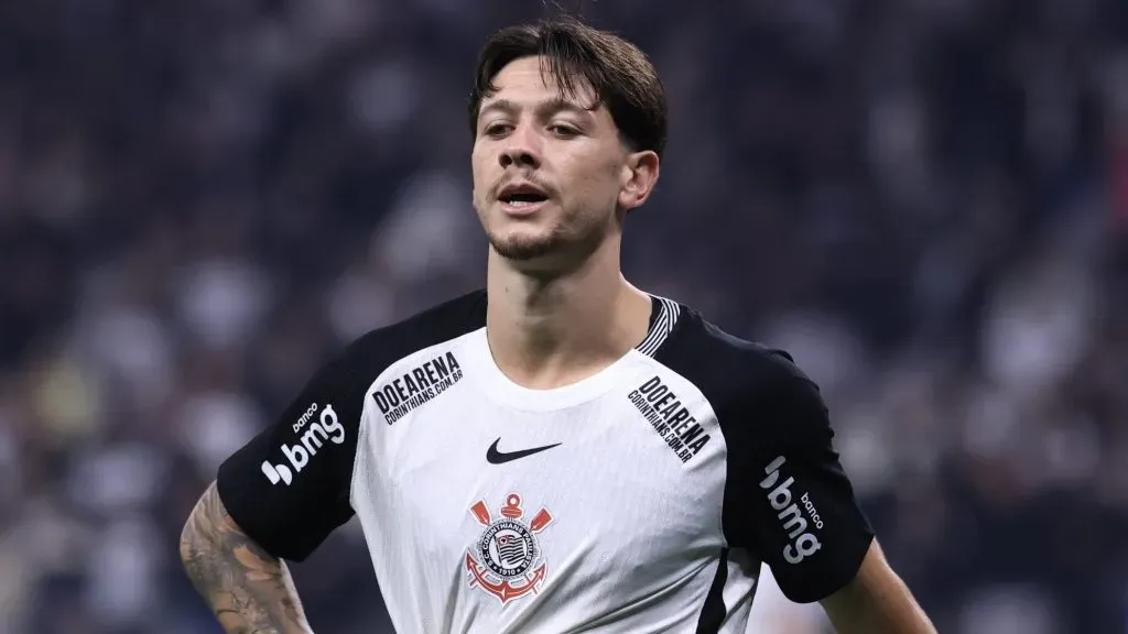 Garro, meia do Corinthians. Foto: Marcello Zambrana/AGIF