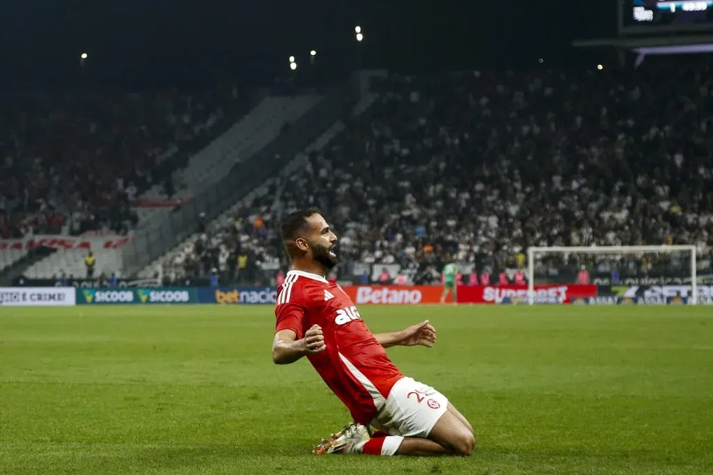SAO PAULO, BRAZIL – MAY 03: Thiago Maia of Internacional celebrates after scoring his team’s second goal during a match between Corinthians and Internacional as part of Brasileirao 2025 at Neo Quimica Arena on May 03, 2025 in Sao Paulo, Brazil. (Photo by Miguel Schincariol/Getty Images)