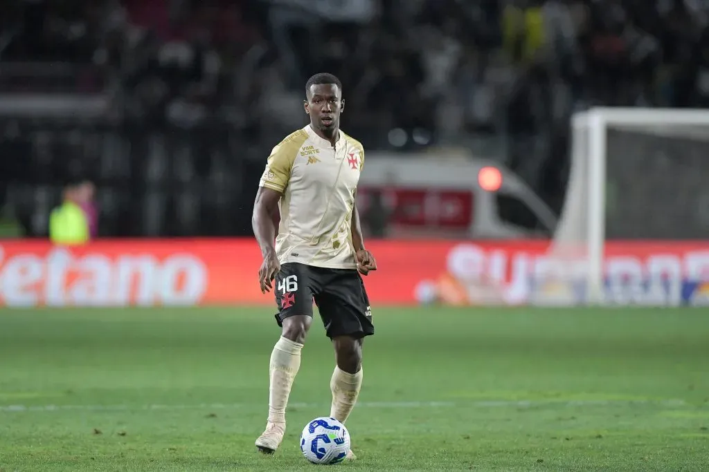 Cuesta jogador do Vasco durante partida contra o Bahia – Foto: Thiago Ribeiro/AGIF