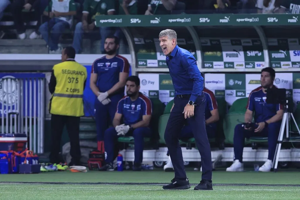 Martin Palermo técnico do Fortaleza durante partida contra o Palmeiras – Foto: Ettore Chiereguini/AGIF