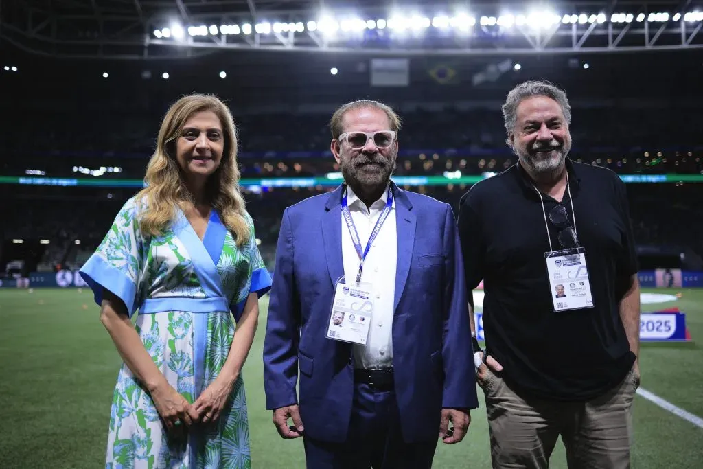 SP – SAO PAULO – 10/03/2025 – PAULISTA 2025, PALMEIRAS X SAO PAULO – Leila Pereira presidente do Palmeiras conversa com Julio Casares presidente do São Paulo e Reinaldo Carneiro Bastos presidente da Federação Paulista de Futebol antes de partida na Arena Allianz Parque pelo campeonato Paulista 2025. Foto: Ettore Chiereguini/AGIF